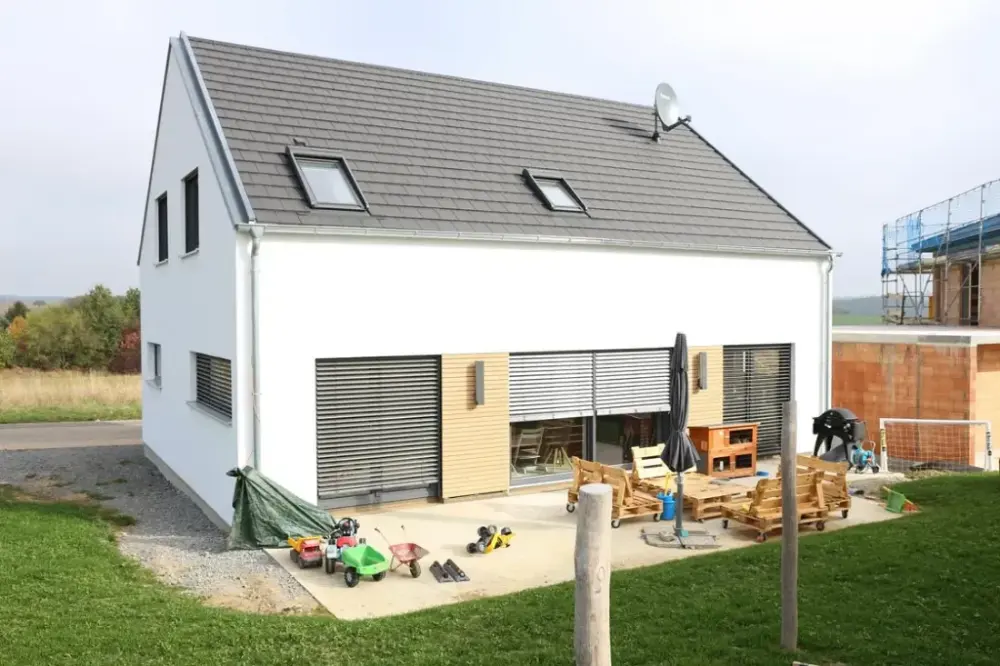 Wohnhaus mit Terrasse